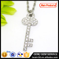 Atacado Alloy Chain Crystal Key Pendant Necklace